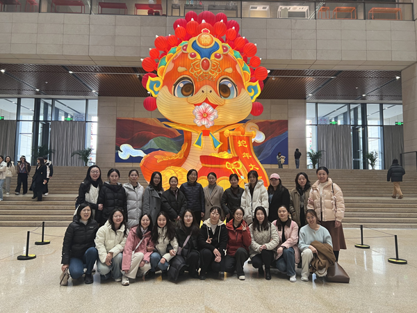 感悟工匠精神，綻放巾幗芳華——農(nóng)墾中心開(kāi)展慶“三八”主題活動(dòng)