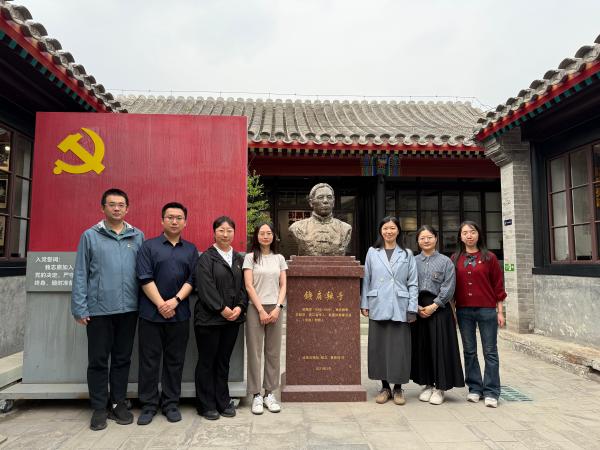 遵守“鐵規(guī)矩”，做好“學(xué)查改”——農(nóng)墾中心第一青年理論學(xué)習(xí)小組開(kāi)展深入貫徹中央八項(xiàng)規(guī)定精神專(zhuān)題學(xué)習(xí)